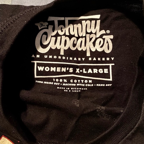 Johnny Cupcakes - AUSTRALIA Strong shirt!  Raised funds for wildfires in AU -New - Picture 2 of 6